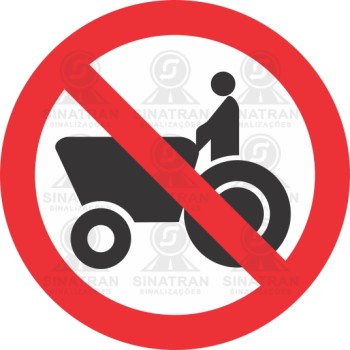 Proibido trânsito de tratores e máquinas de obras 